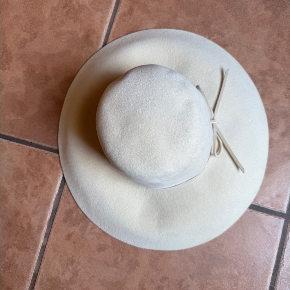 Chic Cream Women's Hat